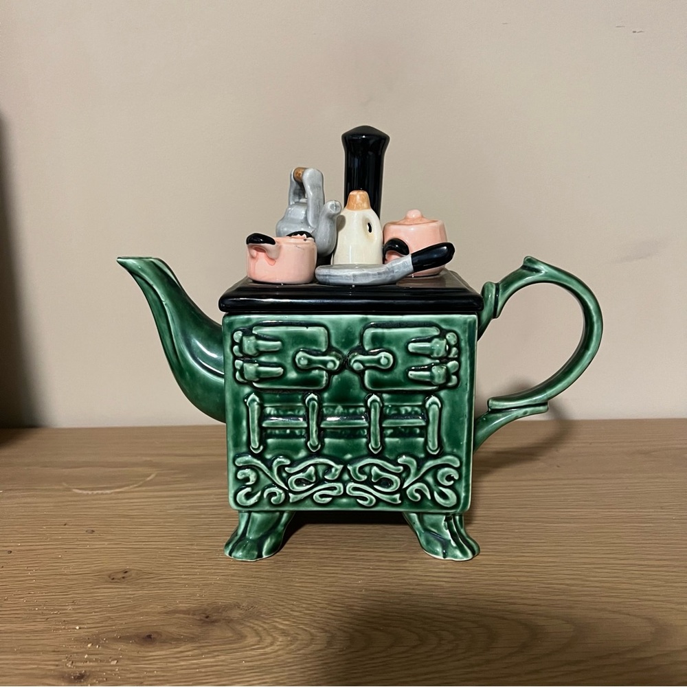 VINTAGE ceramic teapot antique Stove cardinal 80s